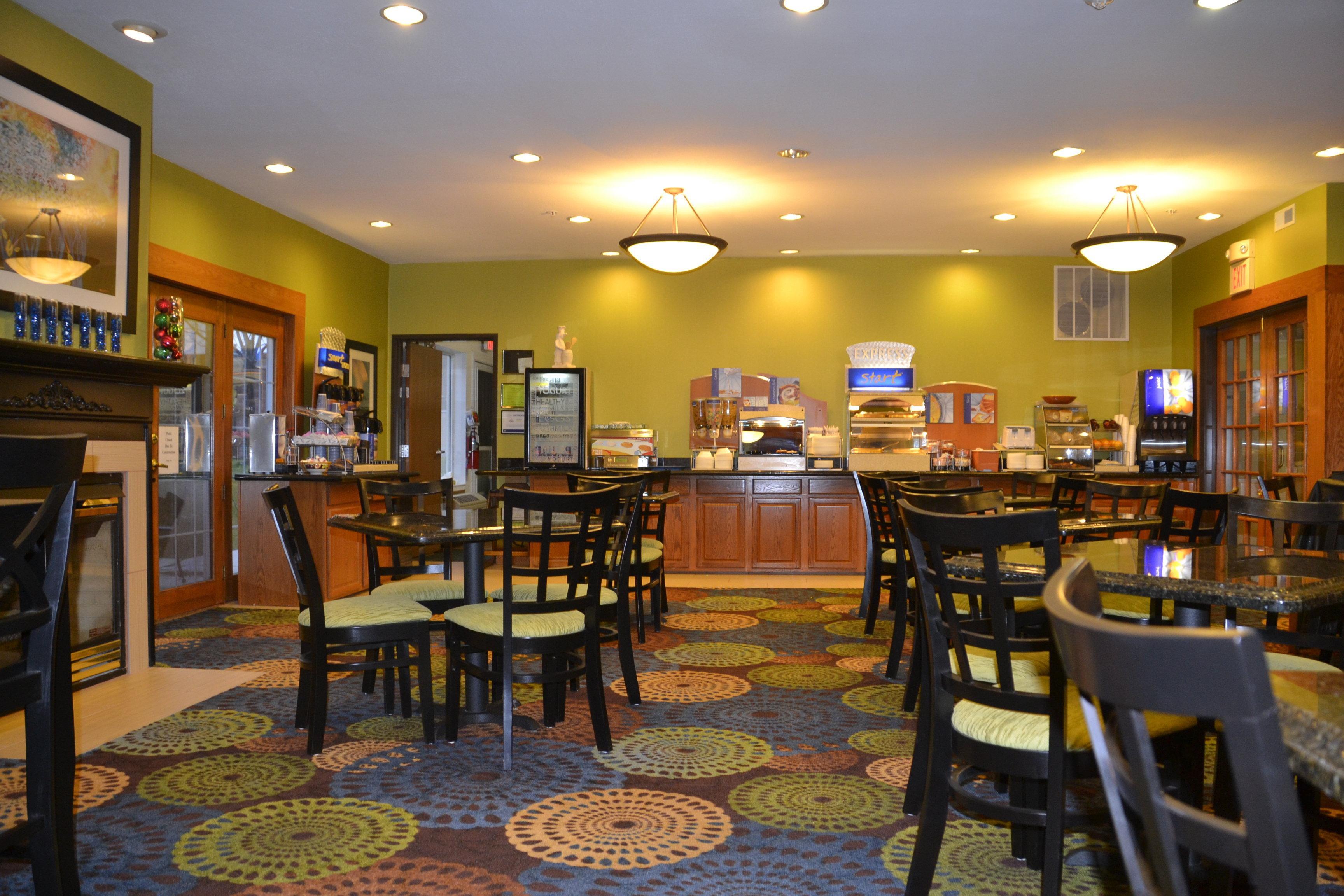 Holiday Inn Express Hotel & Suites Bloomington-Normal University Area By Ihg Extérieur photo