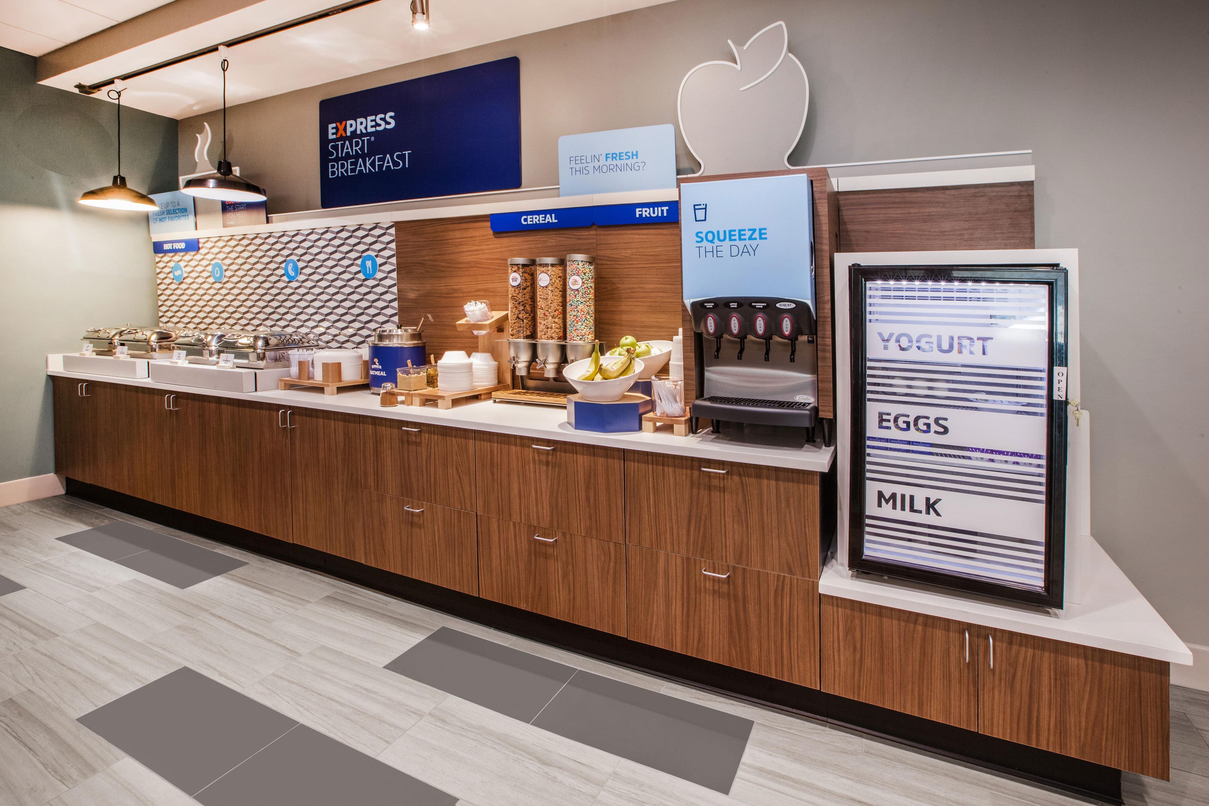 Holiday Inn Express Hotel & Suites Bloomington-Normal University Area By Ihg Extérieur photo